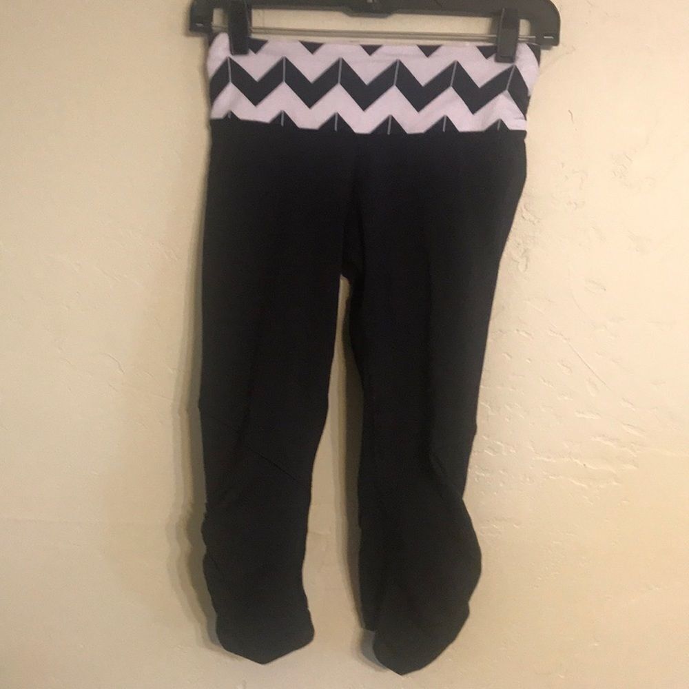 Lululemon capris 4 (#486)